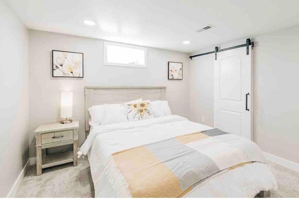 Beautiful Luxury Home Freshly Renovated With Big Yard, Seating & Grill Pad Cottage Grove 外观 照片