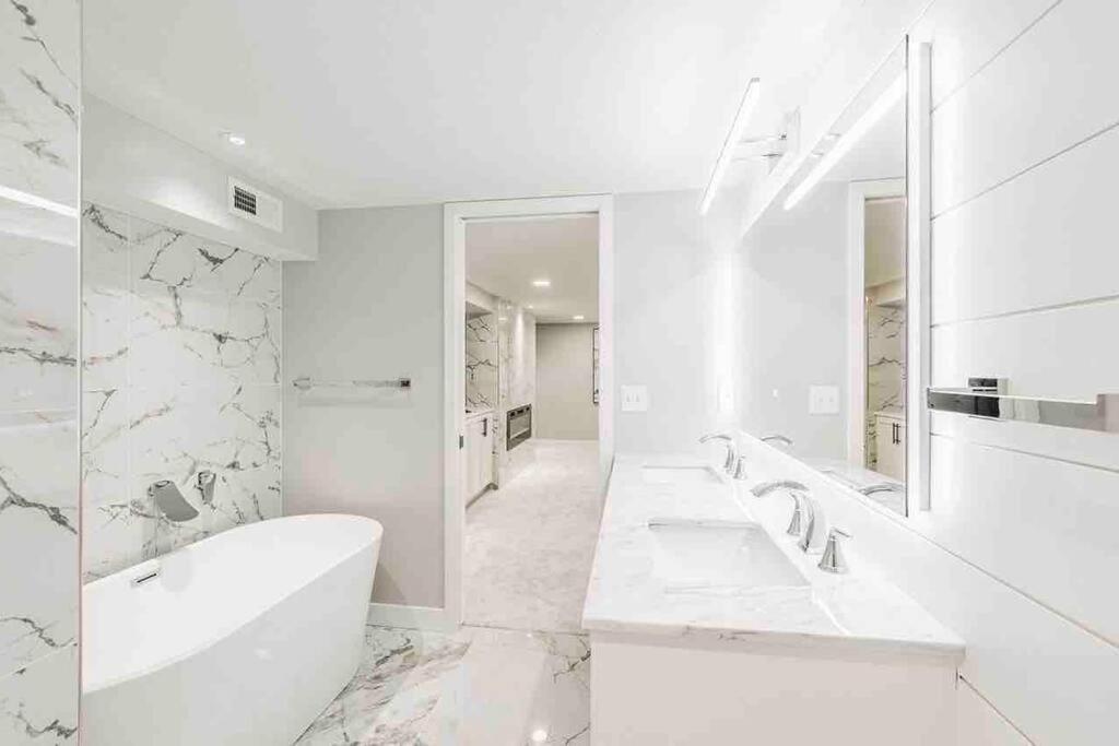 Beautiful Luxury Home Freshly Renovated With Big Yard, Seating & Grill Pad Cottage Grove 外观 照片