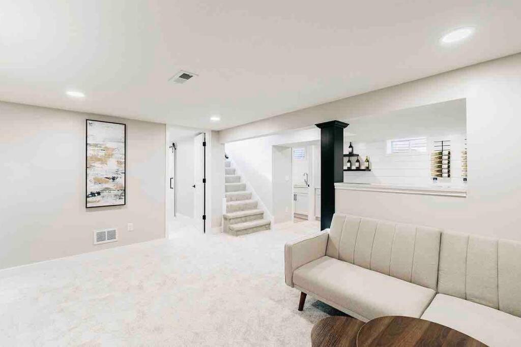 Beautiful Luxury Home Freshly Renovated With Big Yard, Seating & Grill Pad Cottage Grove 外观 照片