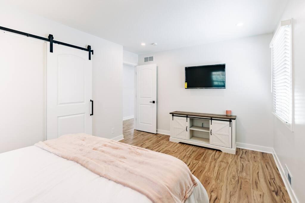 Beautiful Luxury Home Freshly Renovated With Big Yard, Seating & Grill Pad Cottage Grove 外观 照片