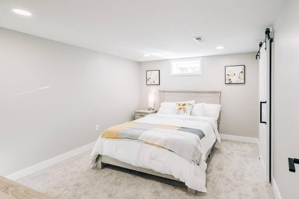 Beautiful Luxury Home Freshly Renovated With Big Yard, Seating & Grill Pad Cottage Grove 外观 照片