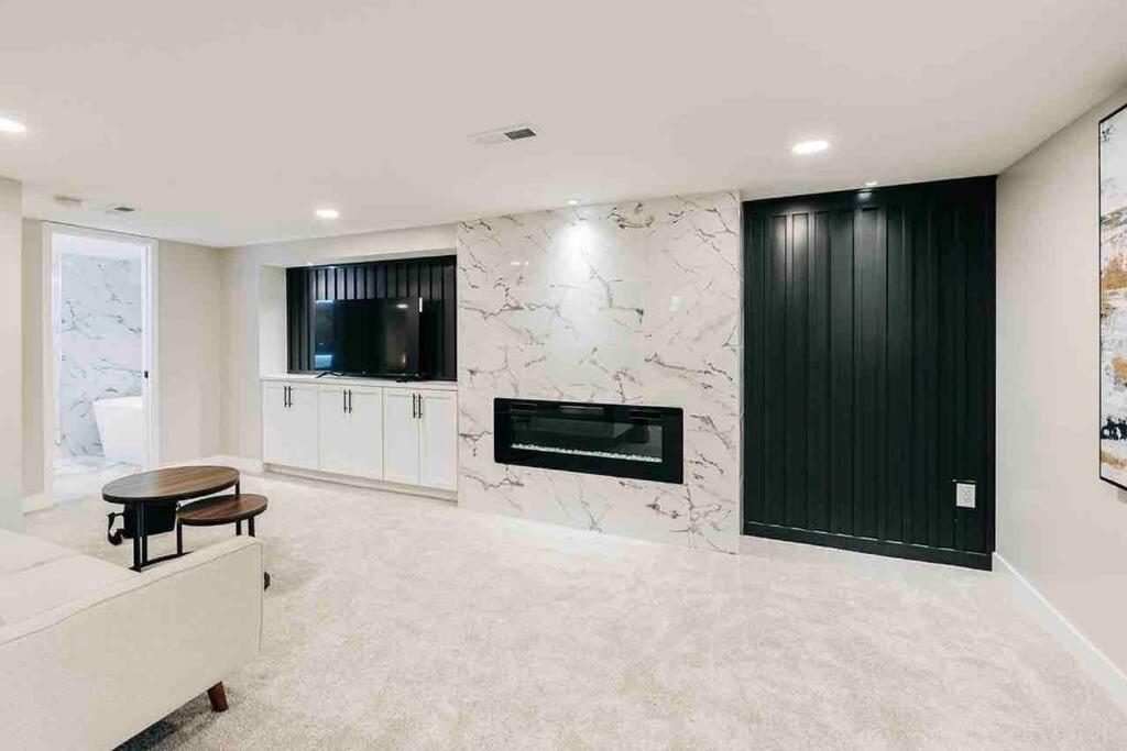 Beautiful Luxury Home Freshly Renovated With Big Yard, Seating & Grill Pad Cottage Grove 外观 照片