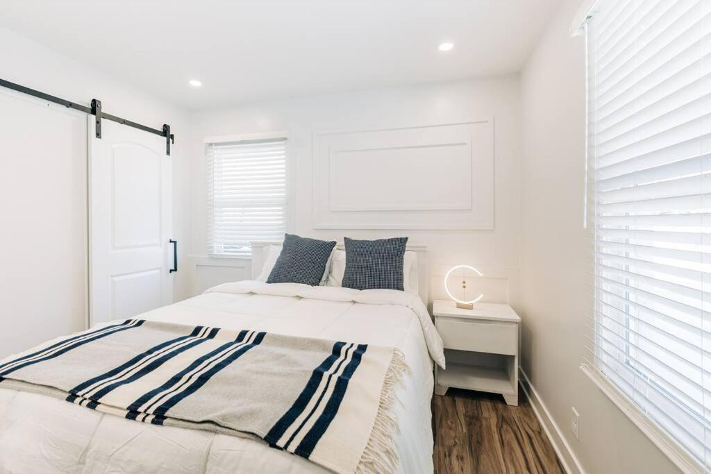 Beautiful Luxury Home Freshly Renovated With Big Yard, Seating & Grill Pad Cottage Grove 外观 照片