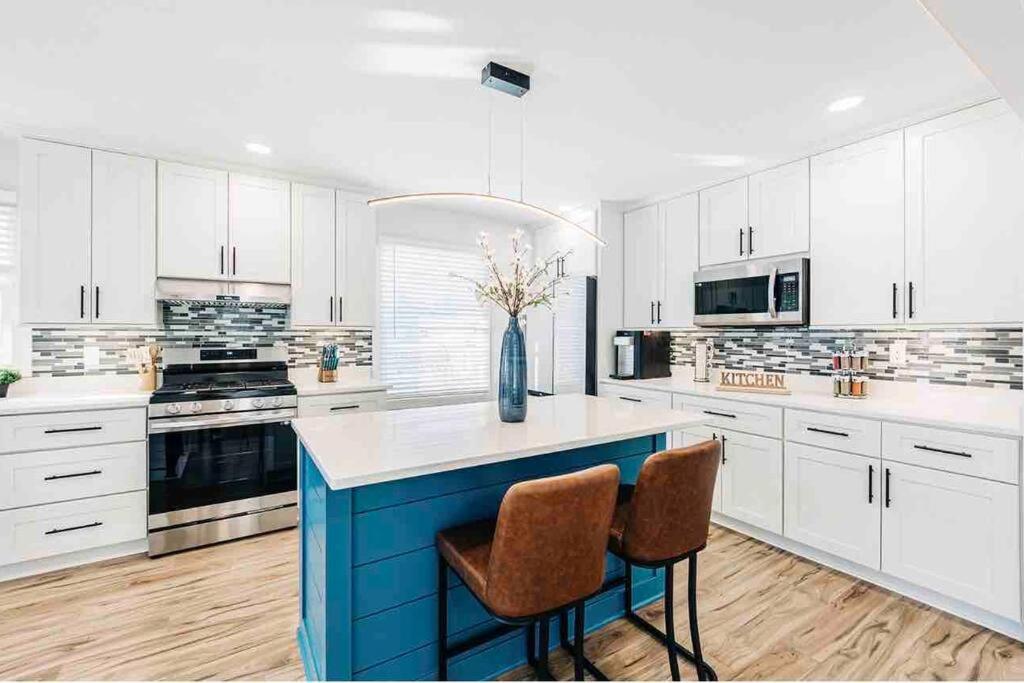 Beautiful Luxury Home Freshly Renovated With Big Yard, Seating & Grill Pad Cottage Grove 外观 照片