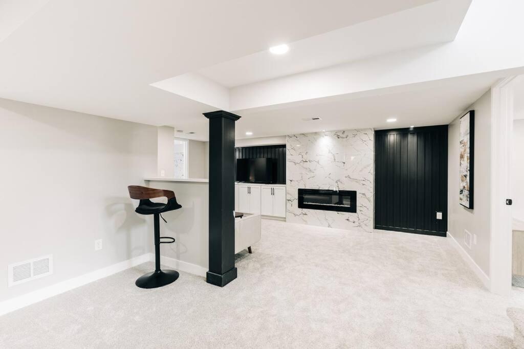 Beautiful Luxury Home Freshly Renovated With Big Yard, Seating & Grill Pad Cottage Grove 外观 照片
