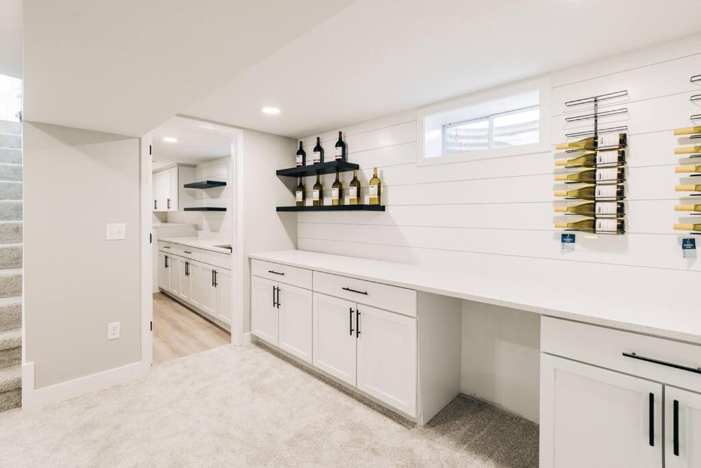 Beautiful Luxury Home Freshly Renovated With Big Yard, Seating & Grill Pad Cottage Grove 外观 照片